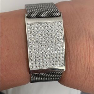 Sparkly bracelet with adjustable strap